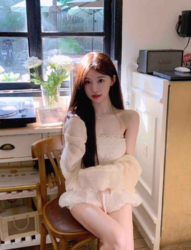 172 D 04可纯可御，性格温柔，乖巧听话，气质甜美不抽烟身材完美腰臀比带客如初恋，会配合完美女友感