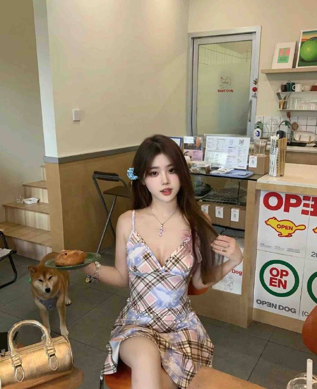 ❤️重庆极品白小淳❤️身高170体重43kg年龄05年🐻C❤️全身雪白 三点粉❤️配合度超高 天然0⃣️整❤️服务态度好不催不事❤️有素质 谈吐佳❤️兼职短开