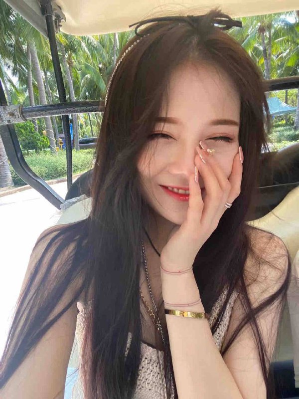 懂事听话，不催不事筷子腿🥢S•  Bust:  C.                 height：167.•  Weight:  45kg. Age:05年• 在不期而遇的时间遇到了你🦄