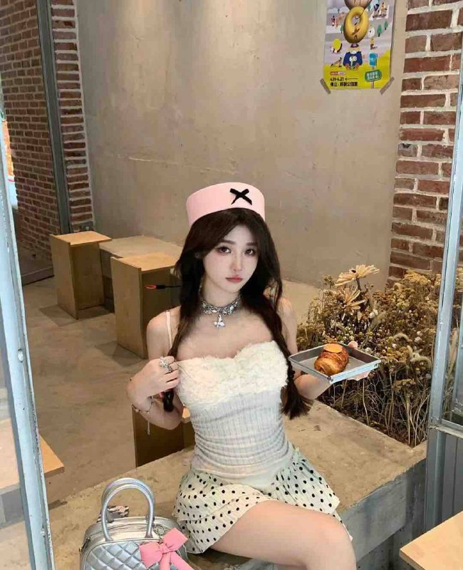 ❤️重庆极品白小淳❤️身高170体重43kg年龄05年🐻C❤️全身雪白 三点粉❤️配合度超高 天然0⃣️整❤️服务态度好不催不事❤️有素质 谈吐佳❤️兼职短开