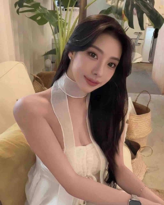 重庆哲喵喵🏠💋身高：171cm 胸：E罩杯纯天然💋体重：47.5kg 真实00年💋全身无整形！冷白皮！无纹身无疤痕💋特长：谈吐优雅得体，给你女友般感觉