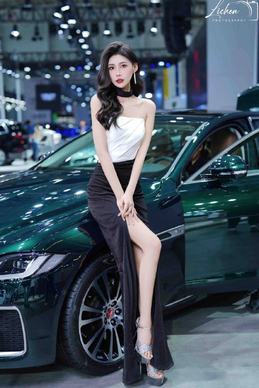 重庆车模 真实1.78 车模 大E 99年   气质熟女，高端洋气大牌，谈吐高雅素质，不催不事