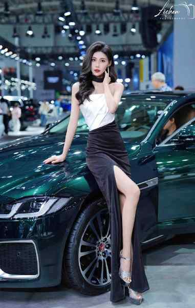 重庆车模 真实1.78 车模 大E 99年   气质熟女，高端洋气大牌，谈吐高雅素质，不催不事