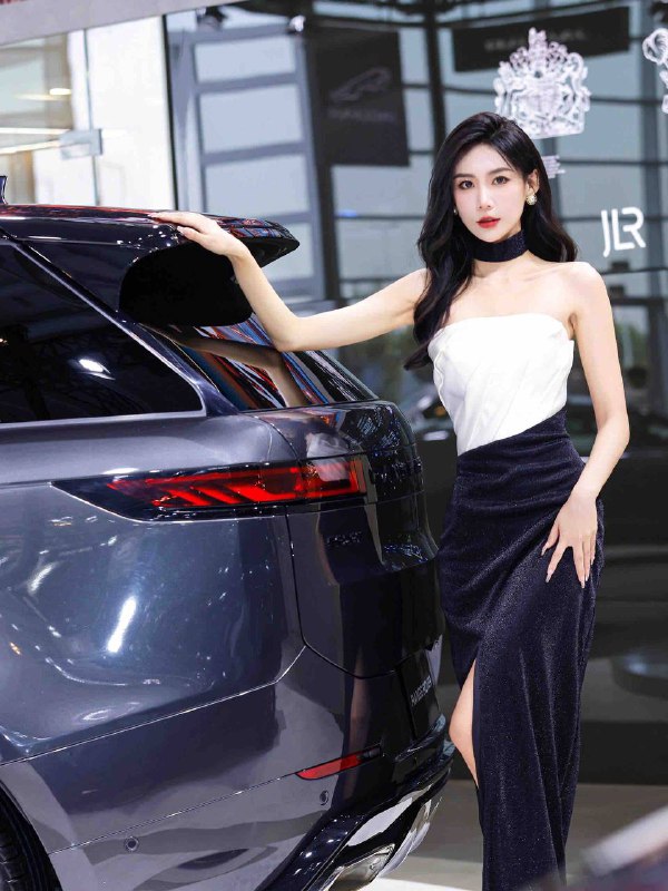 重庆车模 真实1.78 车模 大E 99年   气质熟女，高端洋气大牌，谈吐高雅素质，不催不事