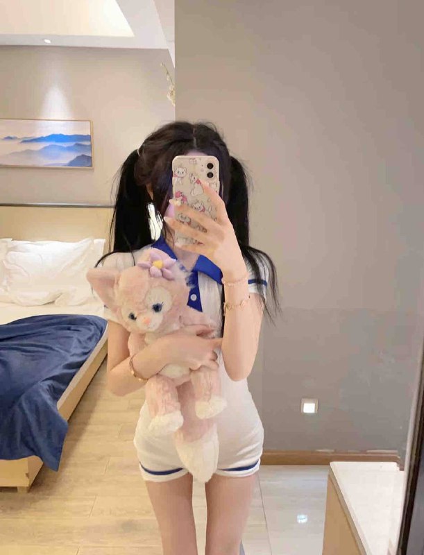 学生 五官精致  皮肤光滑  细腻❄️白服务极佳  敏感体质  配合度高↕️粉嫩    天然🈚️整古灵精怪  小巧玲珑  服务超👍年龄：02年净高:   170cm体重:   42Kg