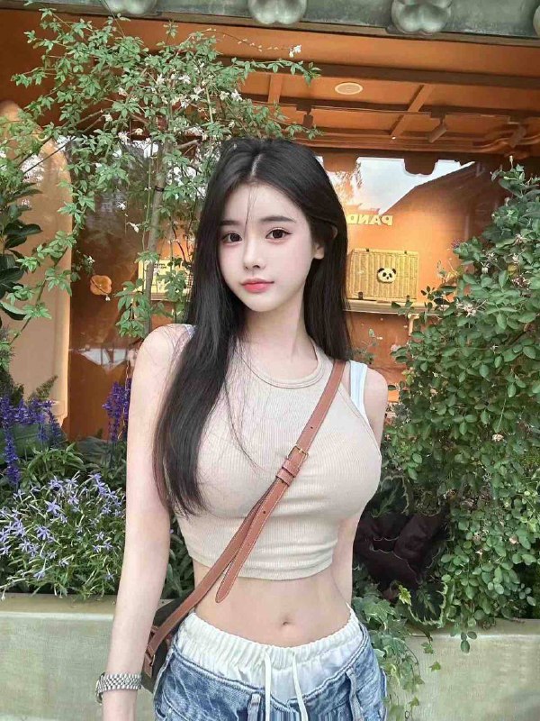 ·Height      身高 / 170cm·Weight     体重/  44kg·Age           年龄/  04 年💗初次兼职 肤白貌美🐻大腰细💗一个客不认识 温柔似水