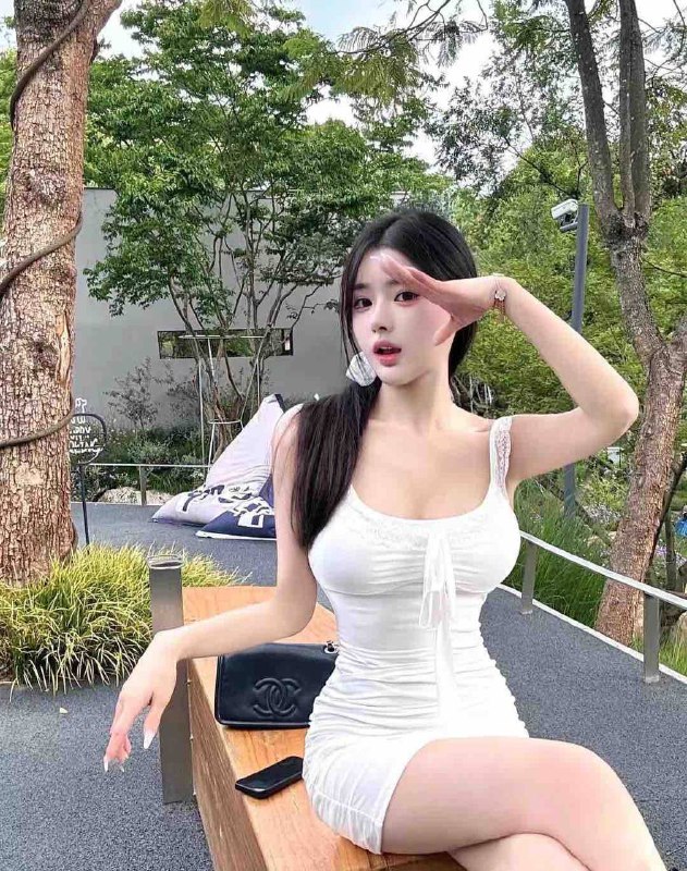 ·Height      身高 / 170cm·Weight     体重/  44kg·Age           年龄/  04 年💗初次兼职 肤白貌美🐻大腰细💗一个客不认识 温柔似水