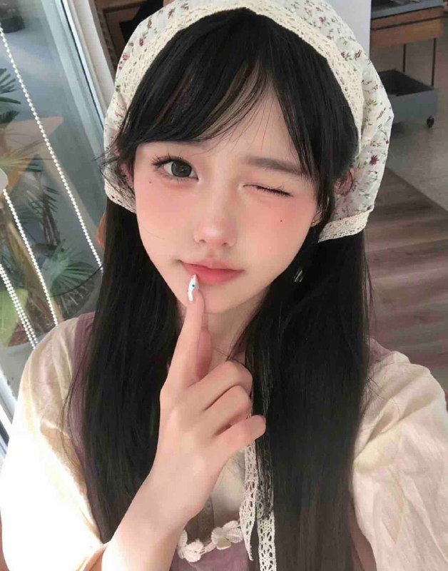 兼职💛真实0️⃣4️⃣年大二在读生🎓身高168体重46kg胸围c0️⃣4️⃣年🎬小学妹，首次深圳兼职超滑腻冷白皮无整款素颜小清新温柔可人活泼可爱 无一丝赘肉 您的初恋即视感