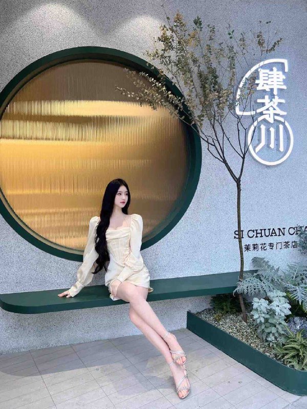 💕03 90 D 在校学生💕极品小甜心，超级爱笑💕制服丝袜控 温柔性感 气质女神 大长腿💕超级好脾气 擅聊天 温柔大方