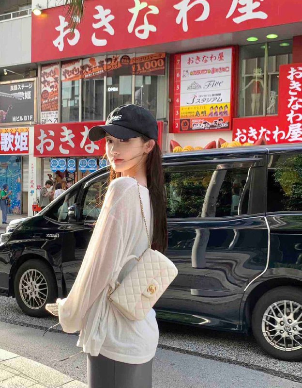 兼职💛真实0️⃣4️⃣年大二在读生🎓身高168体重46kg胸围c0️⃣4️⃣年🎬小学妹，首次深圳兼职超滑腻冷白皮无整款素颜小清新温柔可人活泼可爱 无一丝赘肉 您的初恋即视感