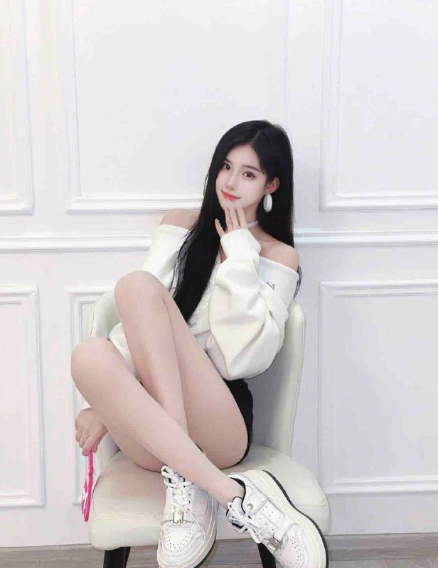 🍑臀   前凸后翘  真实🐻💛白狸透红 雪白长美腿175 04🐻D ，高超技术给你不一样的体验漫画身体，内骚，榨汁机，💦妖精的骚穴，解锁🔒种技能乖巧听话配合度100%，期待与哥哥来一场只属于你我的甜蜜🌸邂逅