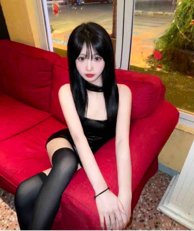 重庆新人邻家清纯学妹💗年龄：04💗身高：168💗胸围：35c💗体重：85全身雪白 声音甜美 气质佳高素质 女友视角 甜美可爱本人比照片好看🉑️验证只接正常单