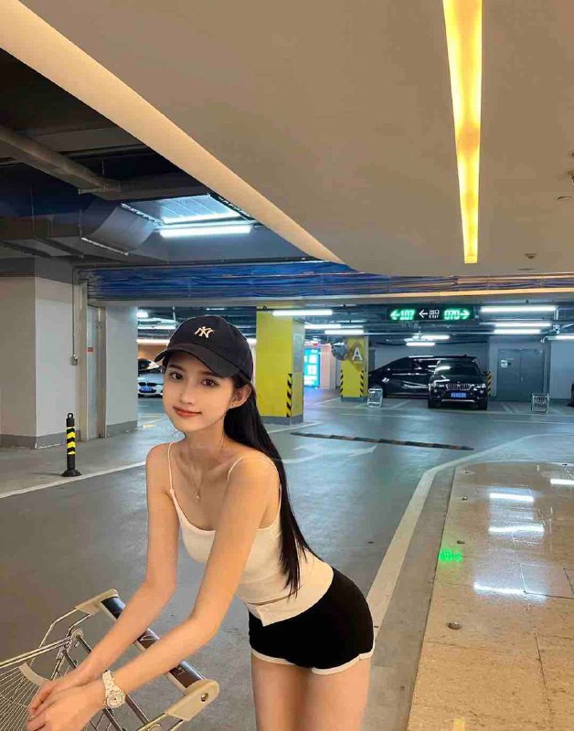 重庆啊星新人175D 短开几天纯兼职高级脸完美身材S型  情商高 智商高 高素质人才洋气大牌  衣品佳  给你极致