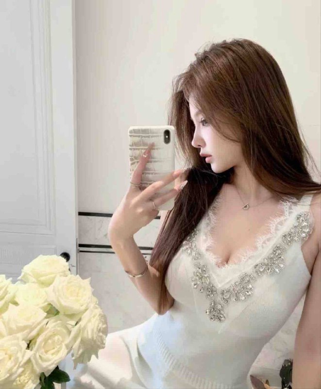 💎皮肤白嫩 身材高挑•年龄：04年•身高:   170•罩杯:   D💎皮肤白嫩 身材高挑 细腰翘臀 无一丝赘肉💎气质超棒 性格开朗 互动技术100%💎解锁各种高难度动作