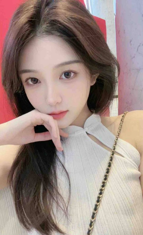 新人首次🎬ing•🍄可纯可欲气质好Bust:🐻34天然DHeight:  173DWeight:  96kg•♎️天秤座 爱笑的甜美女孩 温柔迷人优雅