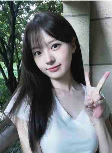 05甜美小白 兼职在校艺术生▸ 净168 ┊   ▸🐻C┊   ▸ 45kg▸本人真照 必洗款 专治挑课▸配合度高 笑容甜美 骨架小