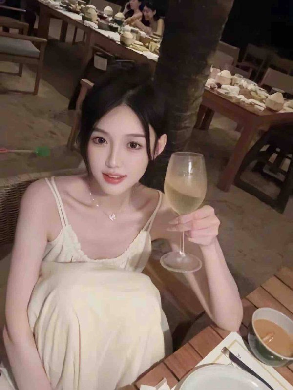 新人首次🎬ing•🍄可纯可欲气质好Bust:🐻34天然DHeight:  173DWeight:  96kg•♎️天秤座 爱笑的甜美女孩 温柔迷人优雅