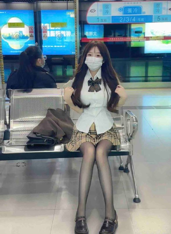 重庆啊泽🏠独家⛱️娃娃音 美术学院学生在读05年 170d 偶尔兼职 甜美可爱照片均为本人自己拍摄无水分 偶尔兼职 肤白貌美只接待有素质的Boss🈚艺术照 真人真照🈚️差距支持验证服务⭐️⭐️⭐️⭐️⭐️态度🌟🌟🌟🌟🌟