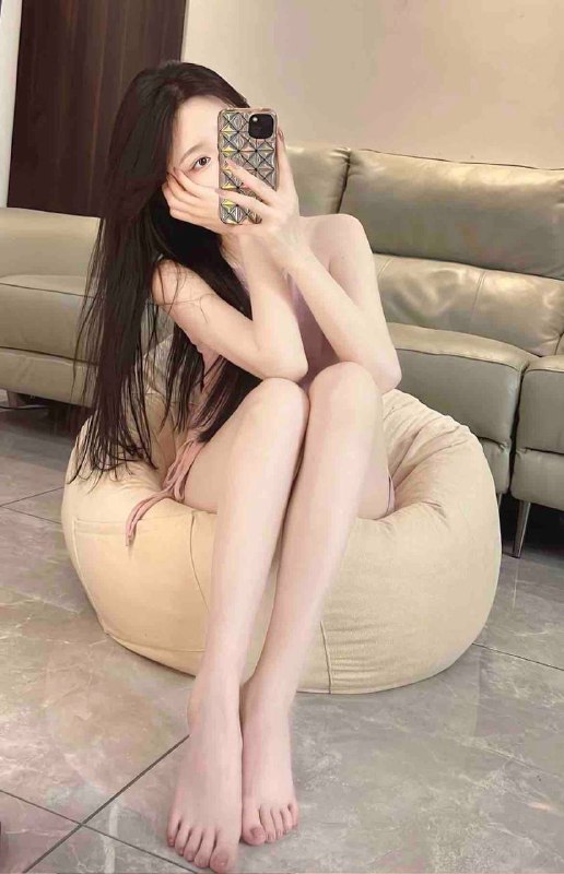 重庆诗淇🏠❤️人  03年170D会舞蹈一字马，在校生兼职，重庆妹子，初次下🌊，身体雪白嫩滑,三点👙,温柔乖巧懂事,照片视频都是是自己拍的，无任何ps,可素颜见课,💗待客如初恋男友，配合度高🌸🌸🌸🌸