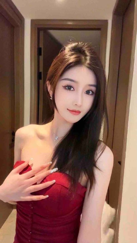 170D皮肤白皙光滑，🐻大🍑臀🈶️制服。可盐可甜🍬盐于律己 甜以待人 健康可爱.没有眼袋是暴涅的屠夫也是温顺的宠物你喜欢的样子我都有.听我的 考虑一下我💕百成不退