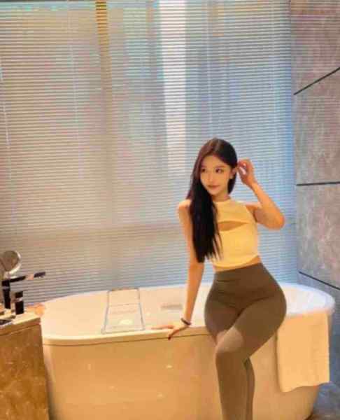 真实03年 皮肤光滑白嫩   全脸0整纯天然天使脸庞 温柔可爱• Hight：170cm   90斤• Weight：🐻D• Age：真实03年皮肤光滑白嫩   全脸0整纯天然​