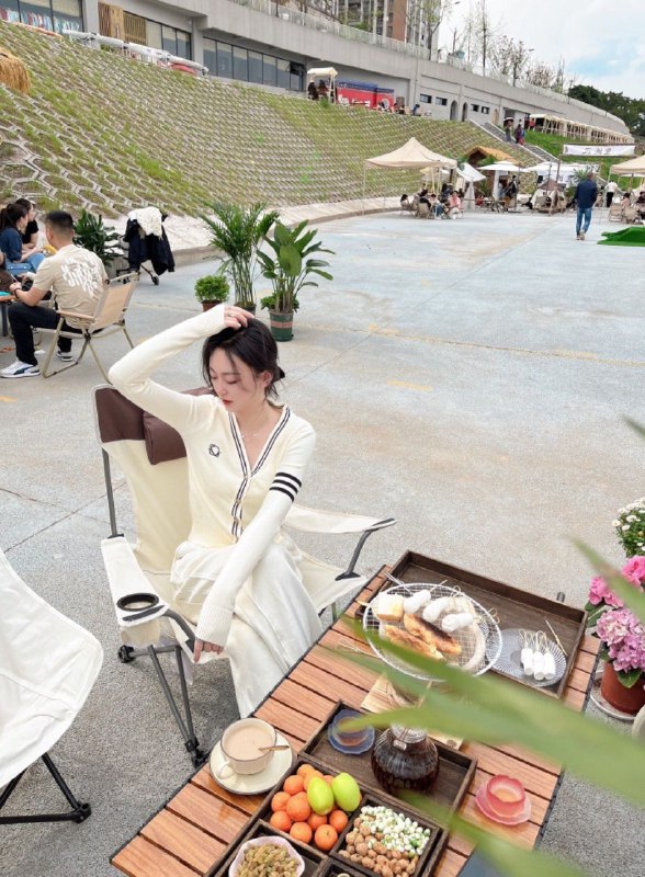 #重庆水原希子极品小纯04 172🐻D肤白细腰↕️粉嫩完美S身材 全身天然主动温柔 真人真照兼职内衣模特