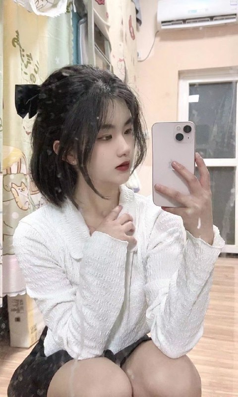 #重庆水原希子独家真实在校学生👩‍🎓邻家女孩儿❤️细滑 160🐻B 真实06年❤️纯天然无添加清纯0整傻白甜❤️腼腆羞涩小萝莉。