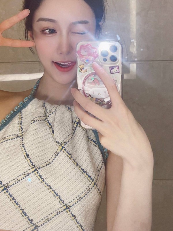 林轩➕新人大长腿美女01年+171D+48kg 皮肤雪白三点粉 蜜桃臀 小蛮腰