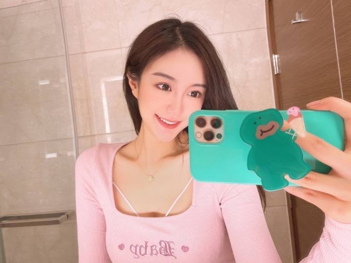 林轩➕新人大长腿美女01年+171D+48kg 皮肤雪白三点粉 蜜桃臀 小蛮腰