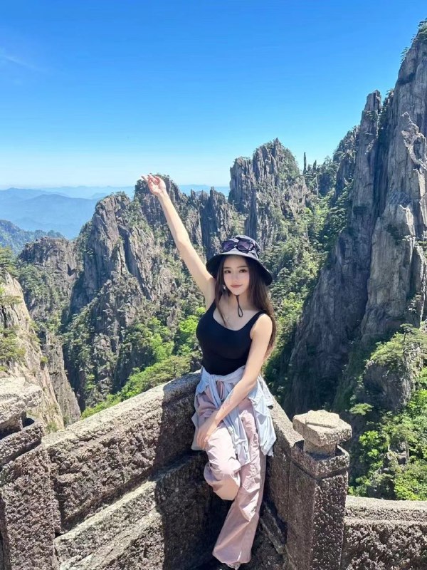 #重庆真人一比一  保真柚子 身高：170🐻：36D 年龄：24年轻漂亮 皮肤白嫩Fw好会聊天 情商高 听话懂事  极度配合只接待素质课～期待与你的相遇❤️