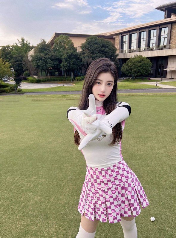 重庆加菲猫🏠极品网红清纯 单单好评❤人 示范学院在校生 业余爱好高尔夫05 170d 声音甜美 水娃娃