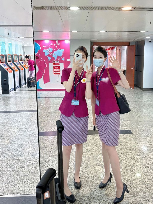 #重庆南方航空 在飞空姐 身高1.70 体重43公斤🐻C加 温柔 气质 高雅 有内涵 会聊天 给你热恋女朋友的感觉 证件齐全 一字马下腰 10星好评