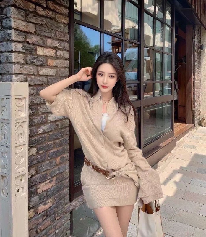 重庆 花海🏠172 气质纯欲时尚穿搭女博主🌟Height.身高/ 172/D🌟Age年龄.03年🌟弹钢琴🌟Hobby.兴趣/冲浪🏄滑雪⛷️健身 高尔夫⛳️🌟穿着洋气 自然女友感💫紧致皮肤雪白 性格开朗💫人间山茶花 情商高 给你初恋的感觉❤️‍🔥