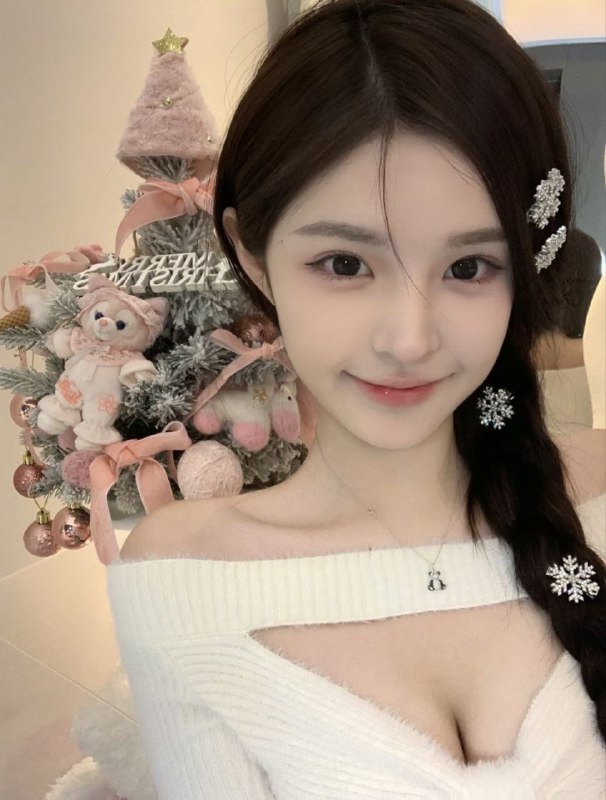 重庆加菲猫🏠➕清纯甜欲04-170D❏ 05年❏  ʜɪɢʜᴛ/ 170ᴄᴍ ·ᴡᴇɪɢʜᴛ/44ᴋɢ ·Bust/D❏ 高尔夫🏌🏻‍♀️滑雪🏂🏻瑜伽🧘🏻‍♀️爱好极其广泛短暂停留，性格好不装杯，单纯，不职业不风尘，只接素质k独家，与中国知名企业百亿身家老总儿子，恋爱3年刚分手，伤心遂下海，质量秒杀全部!!!相信顶级富二代的眼光!!!一切皆可验，合照也一堆。！