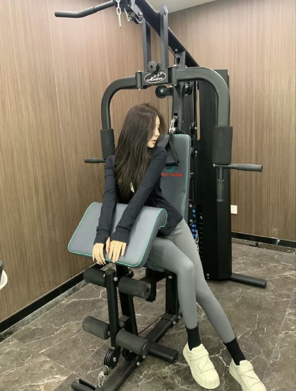 重庆加菲猫🏠➕清纯甜欲04-170D❏ 05年❏  ʜɪɢʜᴛ/ 170ᴄᴍ ·ᴡᴇɪɢʜᴛ/44ᴋɢ ·Bust/D❏ 高尔夫🏌🏻‍♀️滑雪🏂🏻瑜伽🧘🏻‍♀️爱好极其广泛短暂停留，性格好不装杯，单纯，不职业不风尘，只接素质k独家，与中国知名企业百亿身家老总儿子，恋爱3年刚分手，伤心遂下海，质量秒杀全部!!!相信顶级富二代的眼光!!!一切皆可验，合照也一堆。！