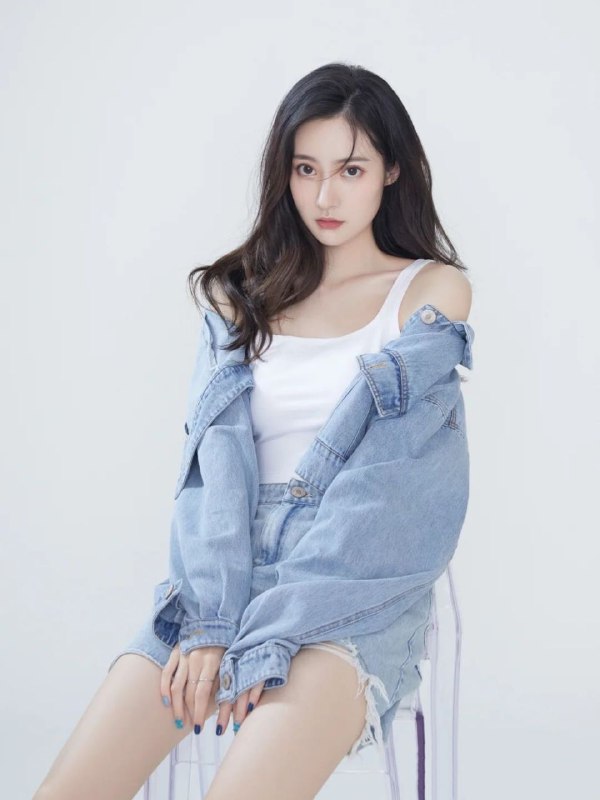 重庆可欣🏡重庆    平面模特高情商 高颜值 女友范儿十足可纯可欲 甜美气质 皮肤白皙 168 D爱好 健身☘画画🎨圈外兼职可预约