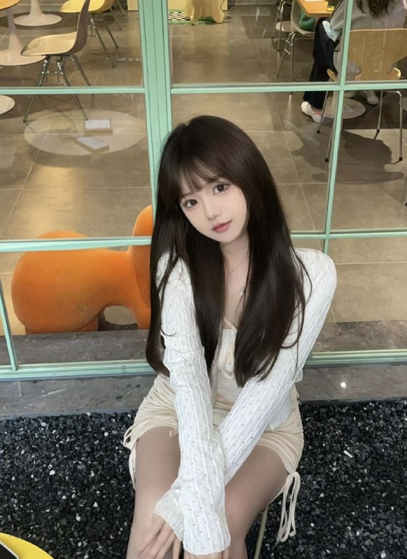 重庆•路远🏡曼曼 圈外兼职 165 19岁在校爱笑贪玩的女孩～重庆路远🏠极品白小纯 学生兼职 168c 02年皮肤紧致雪白 纯欲