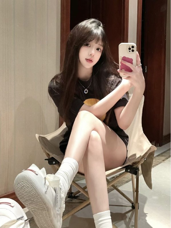 重庆•路远🏡曼曼 圈外兼职 165 19岁在校爱笑贪玩的女孩～重庆路远🏠极品白小纯 学生兼职 168c 02年皮肤紧致雪白 纯欲