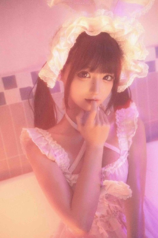 重庆小哲家 极品新人首开极品小萝莉168D 一线天超紧致浑身雪白！天然大胸，粉色neinei～爱幻想爱做梦爱干饭的二次元萌妹一名～超多小衣服 等哥哥来和我开启不同的角色唷～