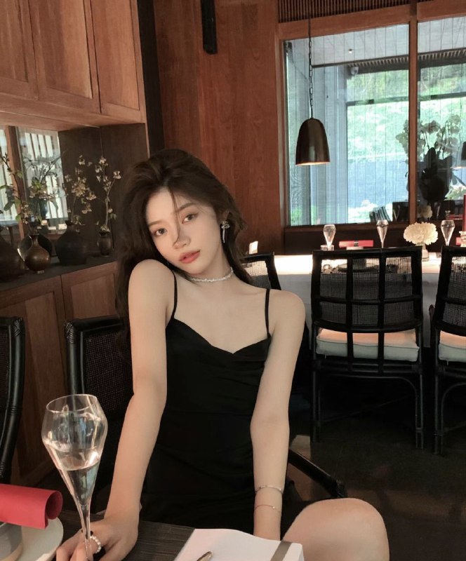 网红白小纯香港💓ins网红博主 白小纯