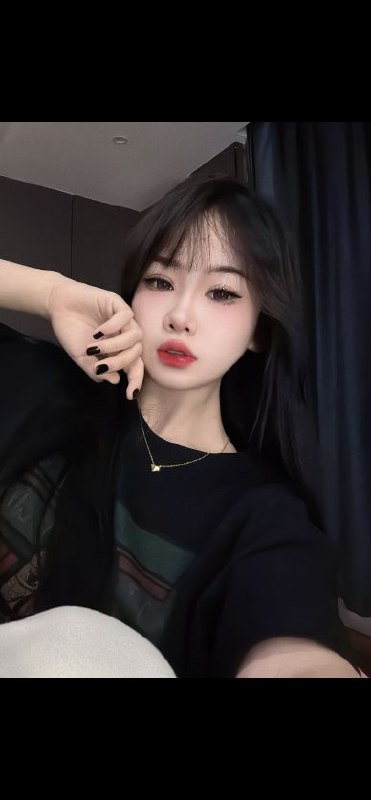 重庆军赐家重庆纯新人03年在校学生，全身白如雪，三点粉嫩会钢琴，现代舞