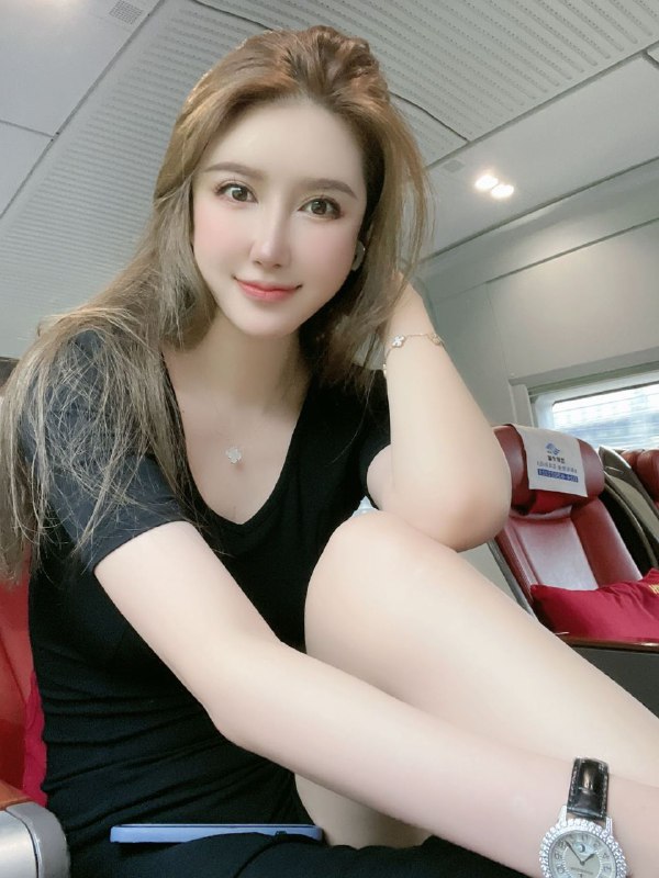 重庆178 E洋气高瘦白气质大密 高素质 水🐍腰  筷子腿参加世界小姐 新丝路等模特大赛