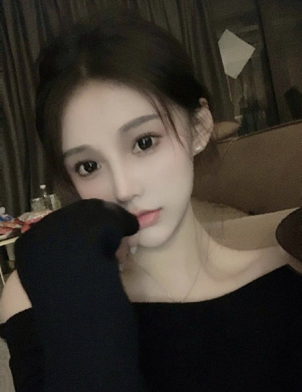 重庆啊泽🏠极品纯欲网红02年 身高168cm 90斤  D罩杯69🐍纹  姿势多样 婀娜多姿听话温柔配合度高 不催不事 全自动女友