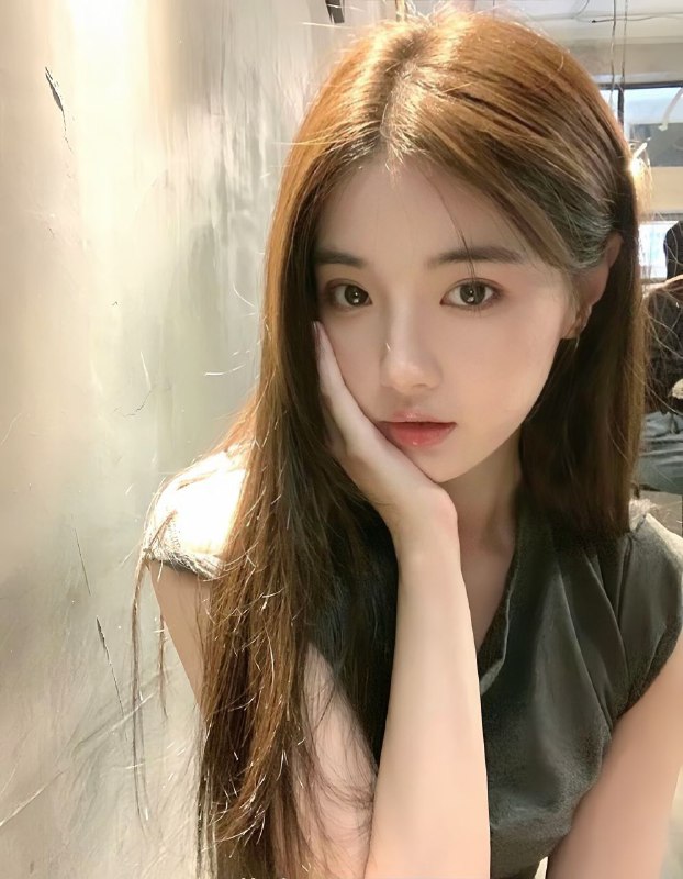 重庆啊泽🏠极品白小纯💕新人 纯欲小女神𝐀͏𝐝͏𝐝͏𝐫͏𝐞͏𝐬͏𝐬͏：hangzhouᴮᵁˢᵀ*：cᴴᴱᴵᴳᴴᵀ*：166cmᵂᴱᴵᴳᴴᵀ*：90斤左右ᴬᴳᴱ*：04年本人身材气质俱佳、情商高、温柔优雅、可根据喜好指定穿搭资料真实有效  纯兼职名校艺术系在读 喜好旅游 拍照 健身会瑜伽 一字马 A4腰 蜜桃臀 可多种姿势 配合度高初次下氵 偶尔兼职  只接待高素质k可能我是你生命里一个过客，但你不会遇见第二个我