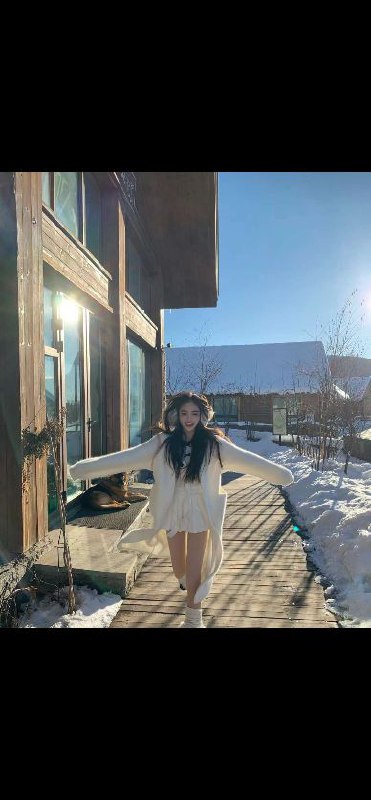 重庆陈晓极品新人沐莹莹🏠第一次下氵身青岛高171  年龄03体重91全方位服务女神  好评不断   性格开放筷子腿 瓜子脸大眼睛双眼皮 精通各种项目