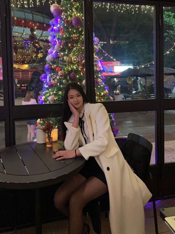 重庆水原希子170御姐重庆新人，身高:光脚170 真胸：36D  年龄00身体特点：真实D奶，天然无整容奶油 肌白皙光滑，热爱健身，大蜜🍑臂热情主动，温柔体贴，黄金比例，前凸后翘可情趣，可Kiss 可69 可验证假赔