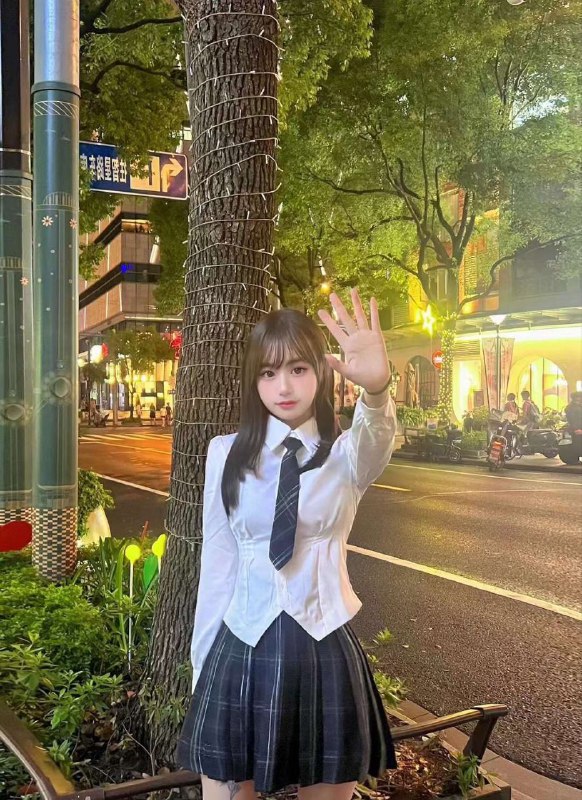 重庆水原希子御萝双修二次元，萝莉，JK，03年03  168  c 学生 本人真照天然无整 御萝双修🉑sm各种音色都会，满足你的耳语体验