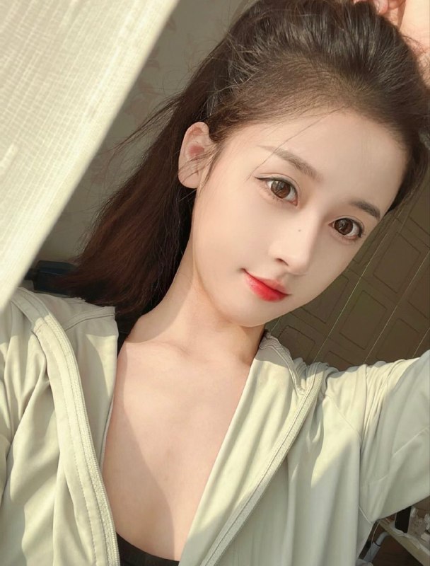 重庆 03年172D首开 雪白温柔性格活泼 初恋般感觉#重庆外围#重庆商务模特#重庆上门#外围经纪#重庆外围女#重庆伴游