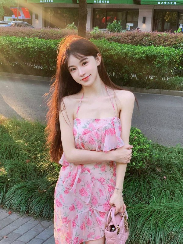 九儿新人167  02  43  C➕，#重庆外围#重庆商务模特#重庆上门#外围经纪#重庆外围女#重庆伴游