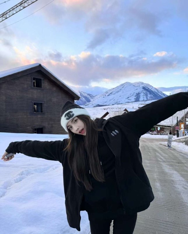 重庆水原希子客什米混血171第一次下氵身青岛高171  年龄03体重91全方位服务女神  好评不断   性格开放筷子腿 瓜子脸大眼睛双眼皮 精通各种项目#重庆外围#重庆商务模特#重庆上门#外围经纪#重庆外围女#重庆伴游